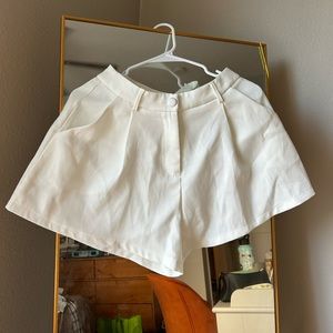 White shorts from Shein
